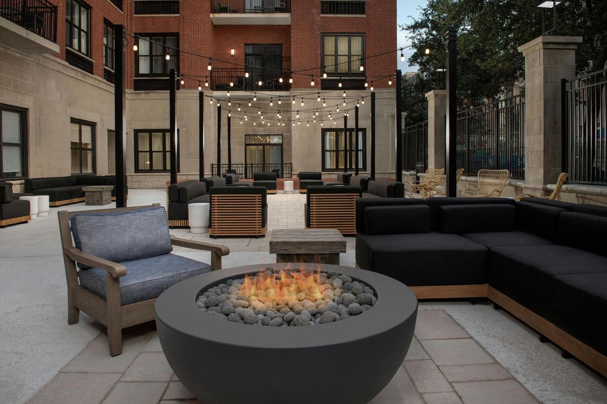 Courtyard By Marriott Savannah Downtown - Historic District Eksteriør billede